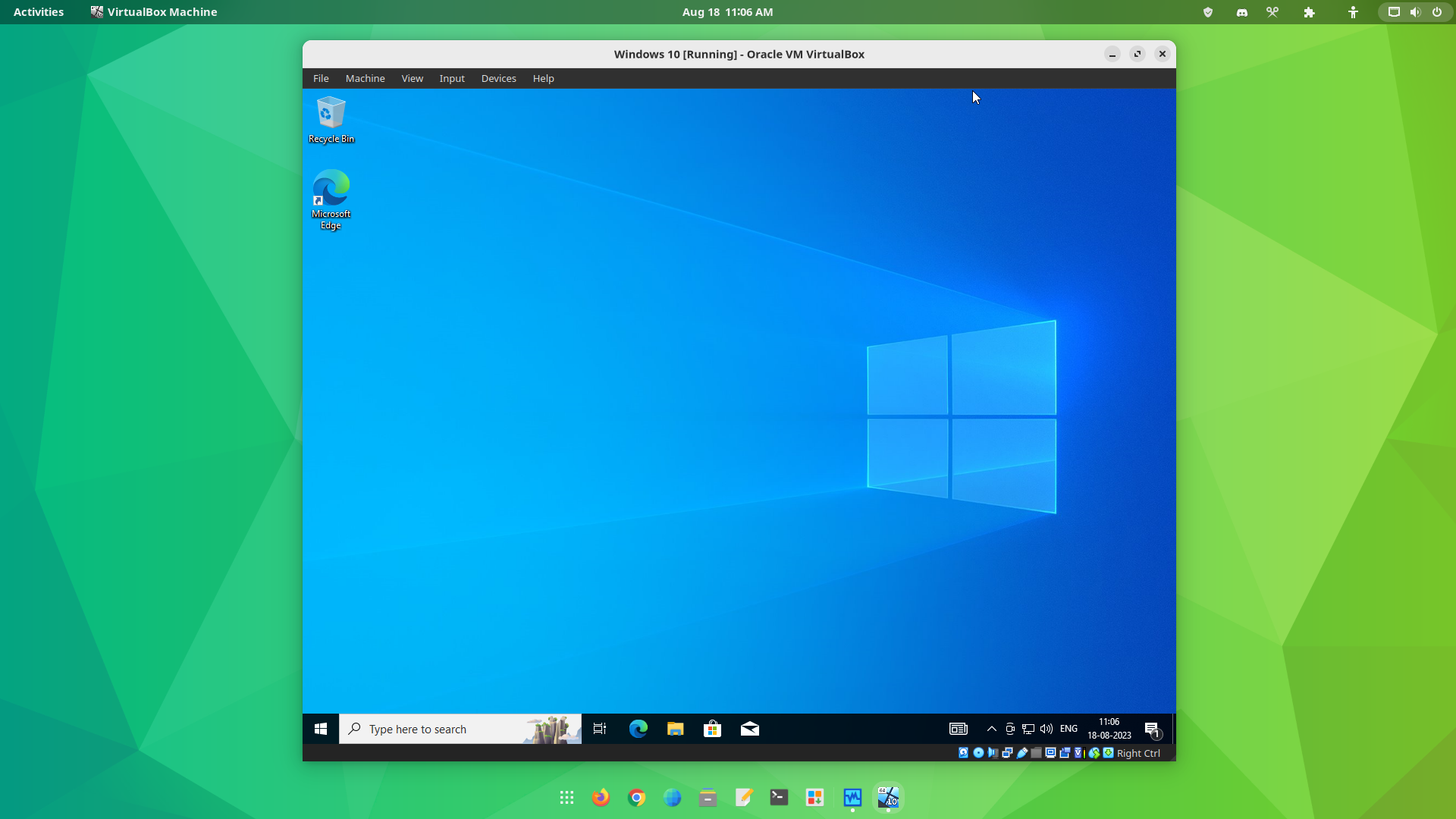 Windows 10 running in VirtualBox inside Manjaro Linux